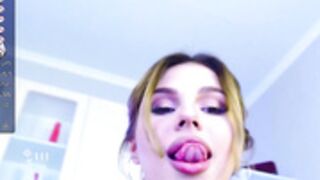 Faiir07 shows her precious vagina once a blue moon