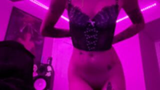 SkylarSkywalker strips off and changes outfits