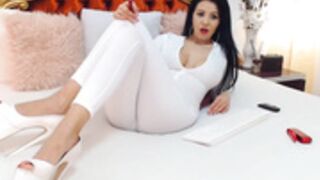 nadinnexx white outfit
