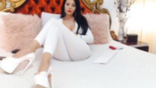 nadinnexx white outfit