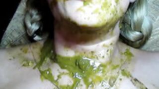 Elecebra eating chewing and swallowing shit in scat