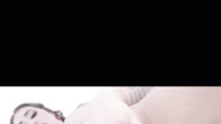 Avalon Mira fingers herself