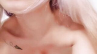 Irisadamsone playing with her pussy