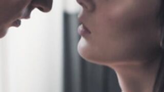 Simon SEXArt are orgasm in pizda goala si tate moi