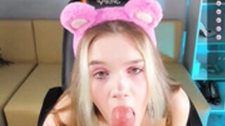 Lilith Lunar Sucking Dildo