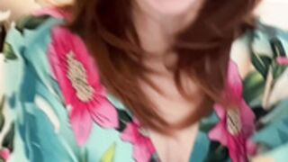 MamaFiona - Lusty Slutty Aunt Wants Your Cock