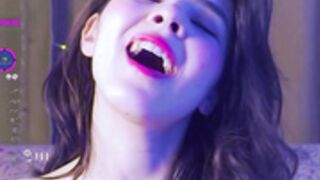 amandamedrano looks like mysunnyday but 15yrs younger