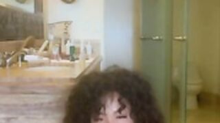 rosa acosta bath tub