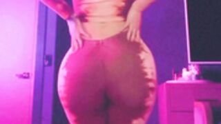 Iggy azalea pants down twerk
