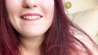 Belle grosse lunamoongirl se touche