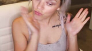 onlyfansjess sexy blond with cute pregnant belly 4