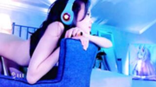 juliabeng1  naked Hentai gurl. No action though