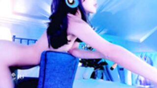 juliabeng1  naked Hentai gurl. No action though