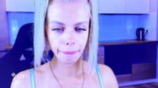 your_lil_babe few girls pose in full height and walk