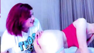 ommnia fat busty amateur licks ommnia's cunt