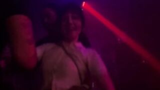 brei_elle - Twitch Girl dancing in club
