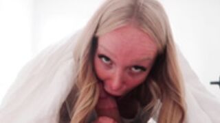 Gwen Gwiz - Morning blowjob