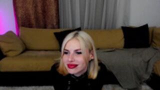 Лера Токарска каждый день пиздит с Филиппом РУ шлюха