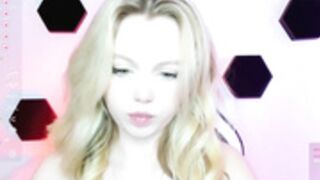 small_blondee 2023-03-23 2