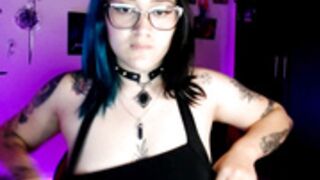 issis_demon camwhore training ...and she learns fast