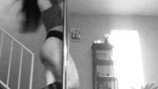Mistybabyx Pole Dance 1