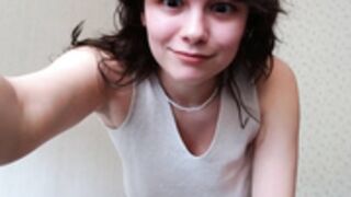 Olivia_Blakes 4-10-23 Boob Flash