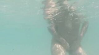 Beach voyeur w/ pee at the end