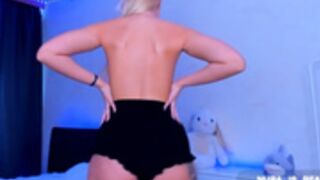 8a8y_nura six foot tall chicken dances funny