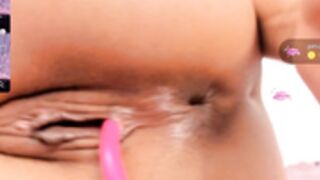 cho_nando spreads her pink pussy