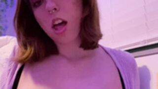 Mia Apples flashing