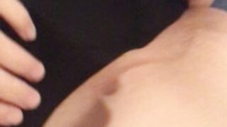 sophie_davis - onlyfans - rubbing 1