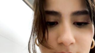 Ale_lewis shower