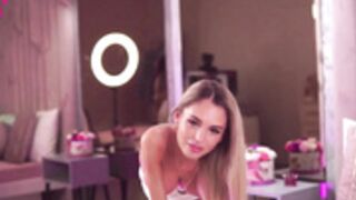 EsmeAinsley 13