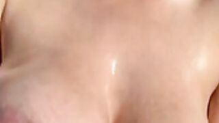 Alexa Pearl Oiled Tit Show -