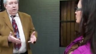 lisa ann - jailhouse-gangbang