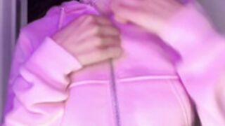 Cat Sara teen dildo ride