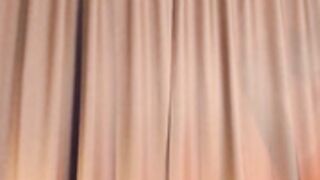 Bella_tewor / sunny_maria