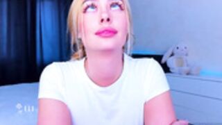 8a8y_nura 2023-04-23 bitch behaves and fondles boobs