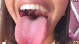 CAM GIRL MOUTH TOUR TONGUE UVULA