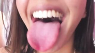 CAM GIRL MOUTH TOUR TONGUE UVULA