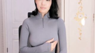 hinakura lim teases hot body