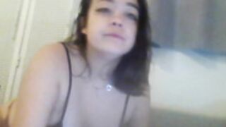 Belle beurette lolagrrr suce une queue