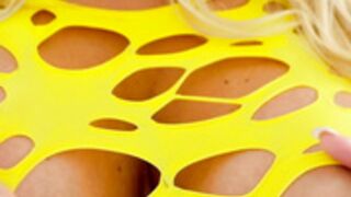 Victoria Vale - Super-Busty Beauty