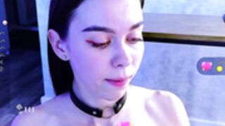 nika_lodge opens her ass as an exemplary student