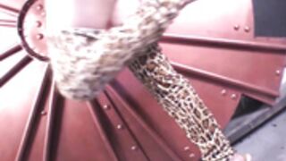 T€$$a F0wI€r Massive Nut Busters - Underboob Challenge