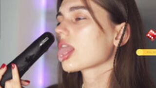 Hoolybunny Teases and cums 1/2