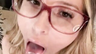 Piper Perri dildo play