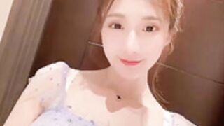 Vivian1994 Boob peek tease