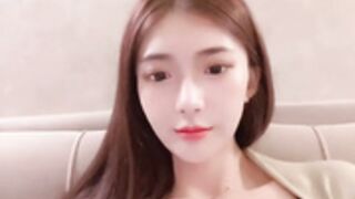 Vivian1994 drinking water