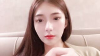 Vivian1994 drinking water